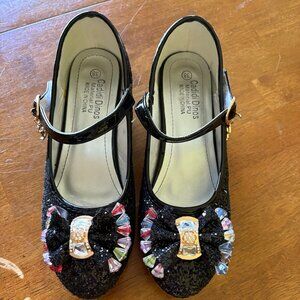 Size 6 toddler mary jane dress shoes.